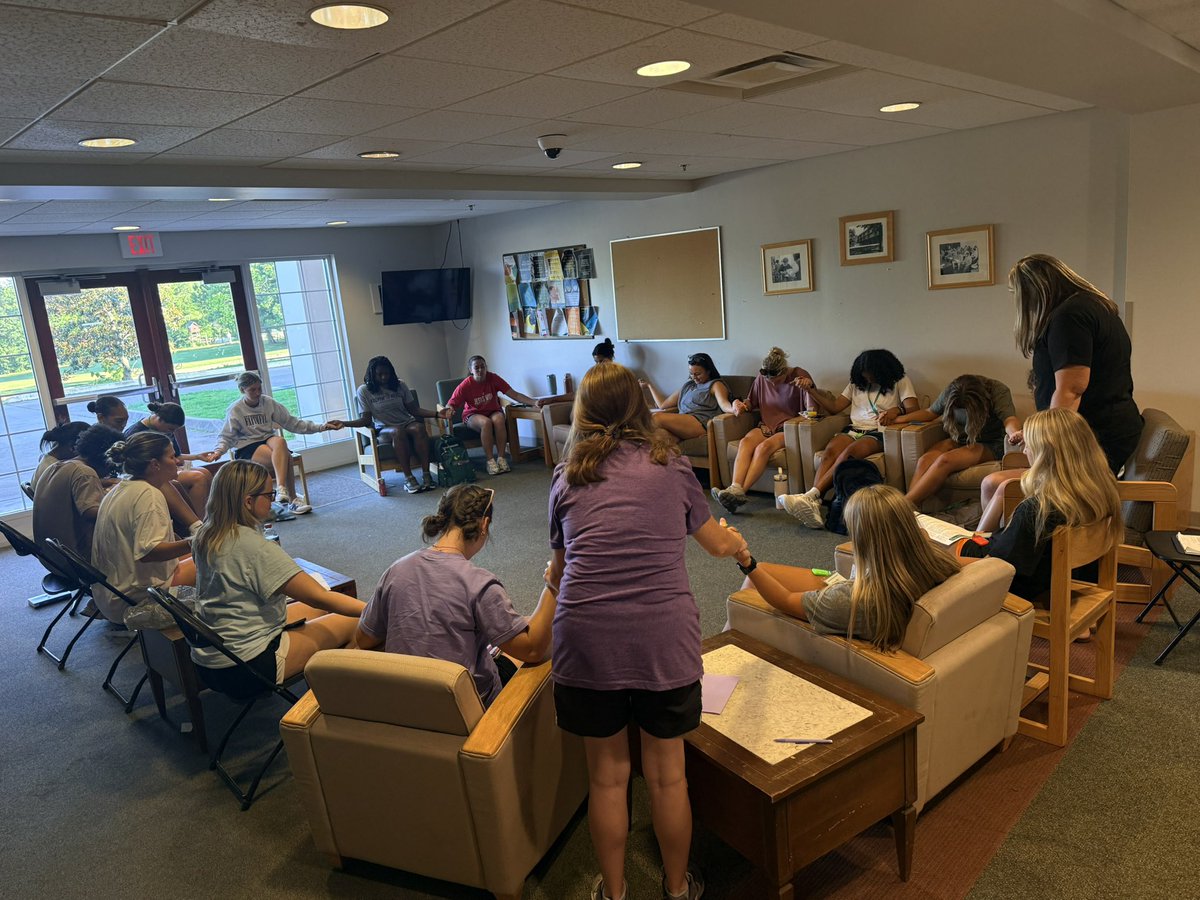 SmokyMtnFCA's tweet photo. Prayer, planning &amp; preparation for Girl’s Team Camp tomorrow! These amazing huddle leaders have come from all over to serve &amp; lead these High School Athletes! Please pray for endurance and strength for them! #FCAPROVEN #tennesseefca #FCATeam #FCA https://t.co/lvO4bWJ6bQ