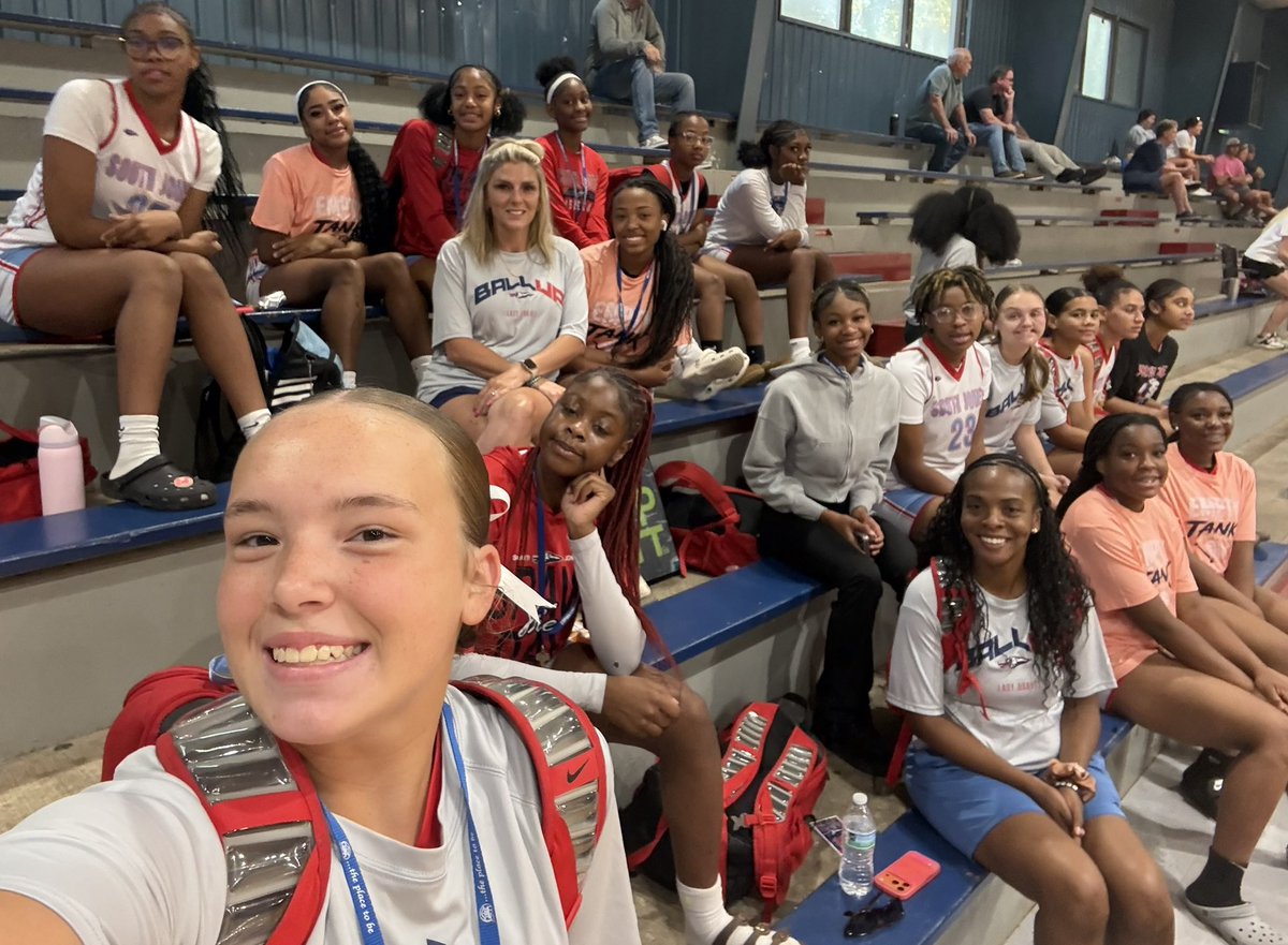 shanicegriff3's tweet photo. Our 2026 Team Camp at Co-Lin is in the books! 🏀

The @sojo_gbball spent 3 days competing, learning, and growing together. Excited about the future of this team!

Thank you to @coachth0mpson and the @CoLin_WBK staff for hosting a great camp.

#BBB #EmptyTheTank #WeOverMe https://t.co/Wt0oriWRpz