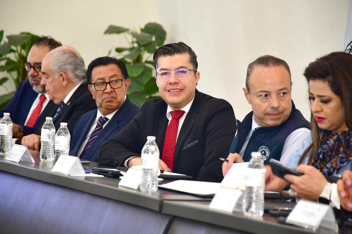 SESAEMM_'s tweet photo. Nuestro titular, Víctor Romero Maldonado (@romero_vick13), asistió a la Ceremonia de Clausura de las empresas participantes en el "Programa de Integridad Empresarial 2026", iniciativa impulsada por el @CPC_Edomex en coordinación con el Colegio de Notarios del Estado de México (@cnotariosedomex).

#EstrategiaAnticorrupciónEdoMéx