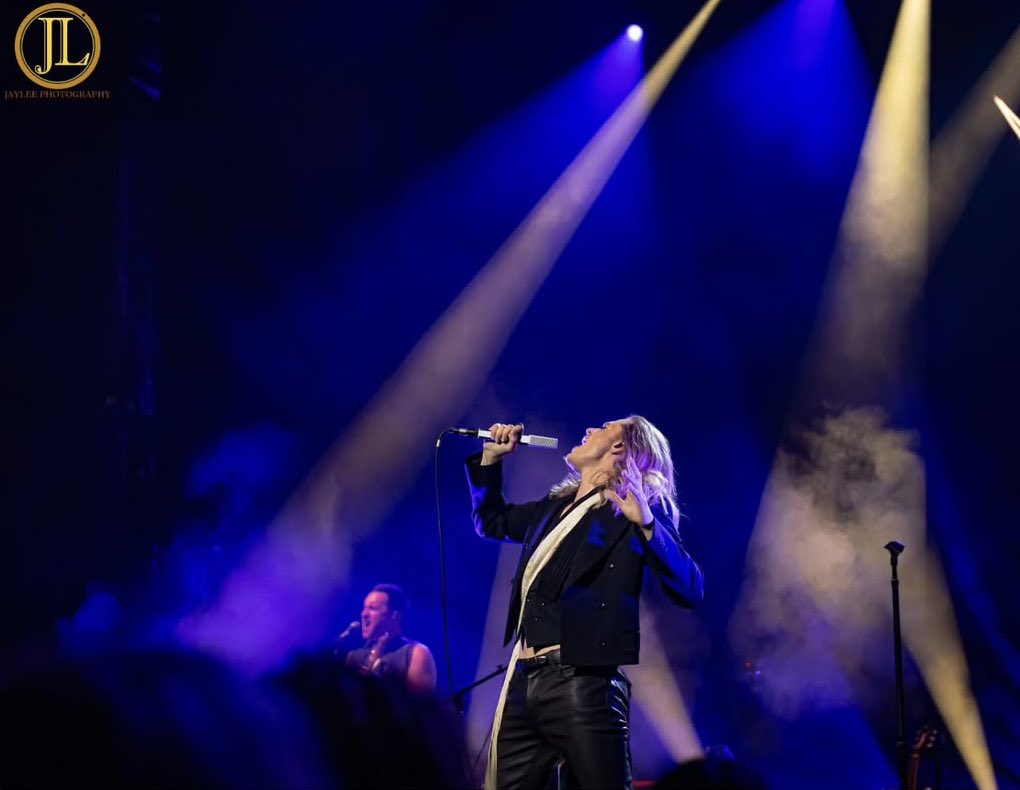 iwtvsource's tweet photo. Sam Reid owning the stage as Lestat de Lioncourt at #TheVampireLestat concert.

📸: jayleephotographyac 

#InterviewWithTheVampire #iwtv https://t.co/bLH3pcHIR9