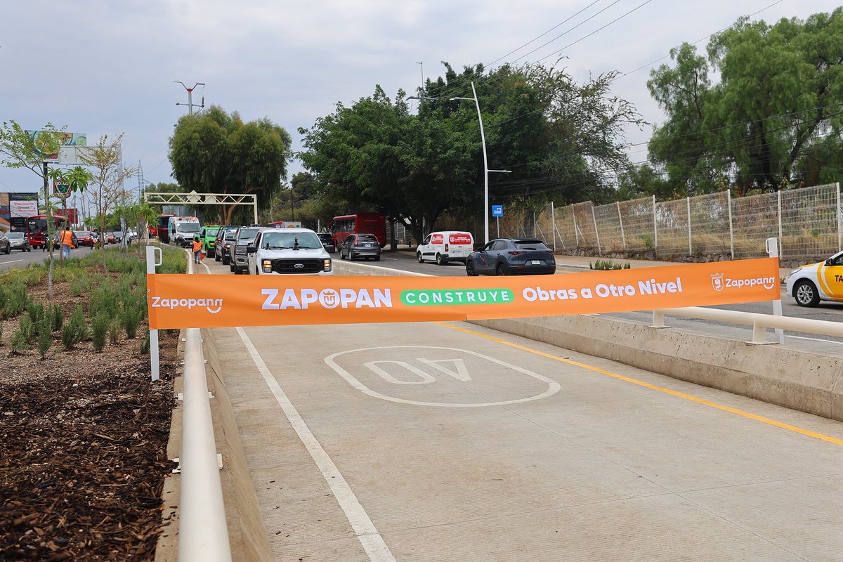JuanJoseFrangie's tweet photo. Durante mi campaña me comprometí a hacer realidad esta obra porque sabíamos lo necesaria que era. Con esta intervención de 91 mil 500 metros cuadrados ayudaremos a agilizar el tránsito en una de las zonas más concurridas de nuestra ciudad, beneficiando directamente a 14 mil 883 habitantes, además de miles de personas que diariamente circulan por este punto.