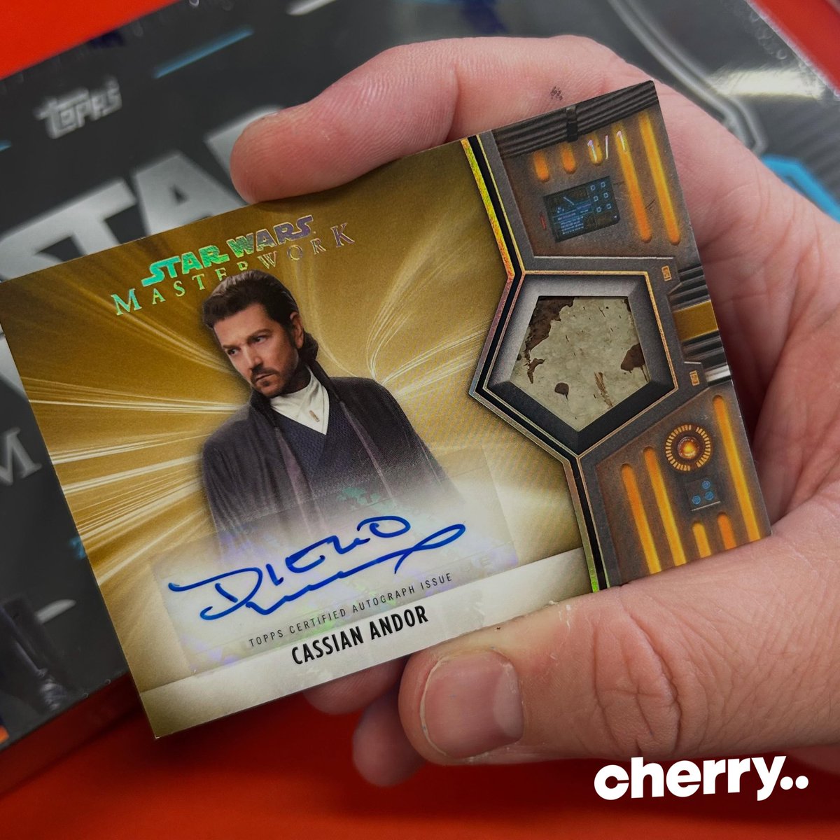 cherrycollect's tweet photo. Two MASSIVE 1/1s from @topps #StarWarsMasterwork.
A 1/1 MISSILE RELIC AUTO from #Andor plus the very pen #RayPark used to sign all of his cards.
What. A. Product. https://t.co/xCE6eILfBn