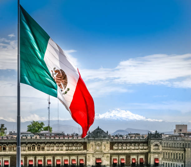 RevistaFortuna's tweet photo. Arancel de 10% de #EU queda sin efectos para el grueso de las #exportaciones mexicanas: Secretaría de Economía 
https://t.co/JEui8fcrDZ https://t.co/jwAe7jNPoO