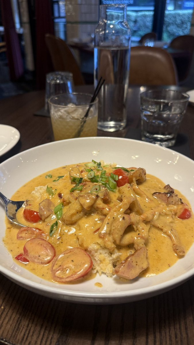 HOUisPRIESTESS's tweet photo. Lovely dinner tonight. https://t.co/8zHOrxm8Vy
