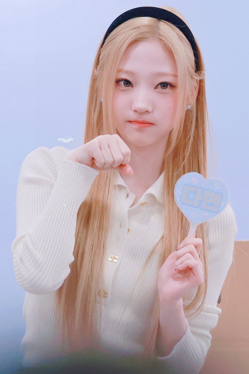 H2Hs_DAHYUN's tweet photo. [#핑크텔라🧁]

텔라냥이🐱

#Hearts2Hearts #하츠투하츠 #STELLA #스텔라 #ステラ https://t.co/mOLs3lNS8I