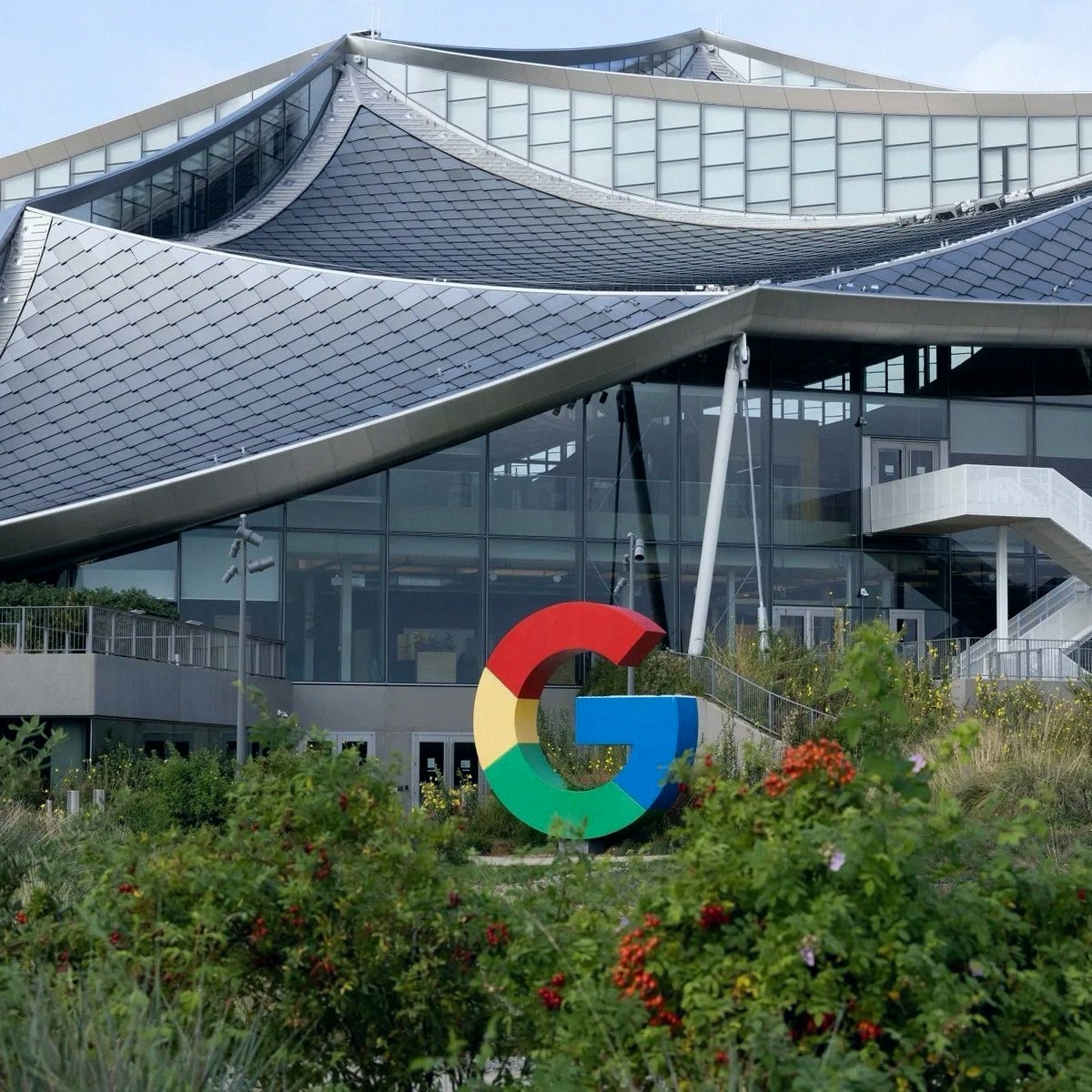 sbwilbur520mm's tweet photo. Cathie Wood’s Ark Invest just scooped up 267,582 shares of Google ($GOOGL $GOOG) today. 📈🚀 https://t.co/IxnXtWQOrt