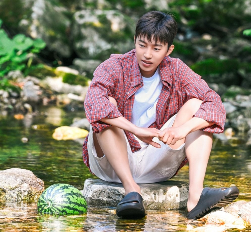 all_life_woong's tweet photo. 요 사진에 심쿵.. 또 심쿵.. 많이 사랑해💗 #임영웅 https://t.co/H2ZFzYRU6P