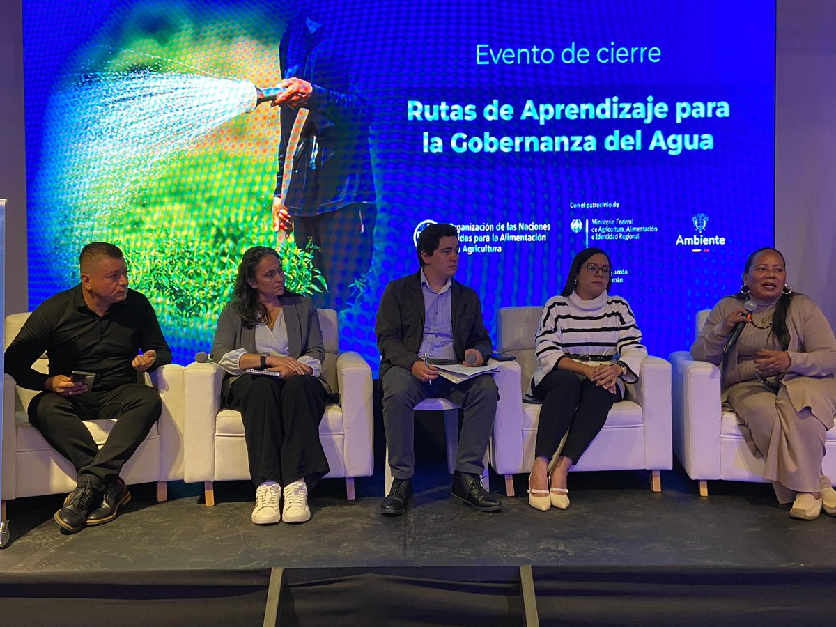 FAO_Colombia's tweet photo. ¿Cómo fortalecer la gobernanza del agua en 🇨🇴?
Reunimos a representantes de comunidades, academia, sector privado e instituciones para dialogar sobre los aprendizajes y oportunidades que deja #ScaleWat para construir una gestión del agua más participativa, inclusiva y sostenible. https://t.co/FdLlXZAxGz