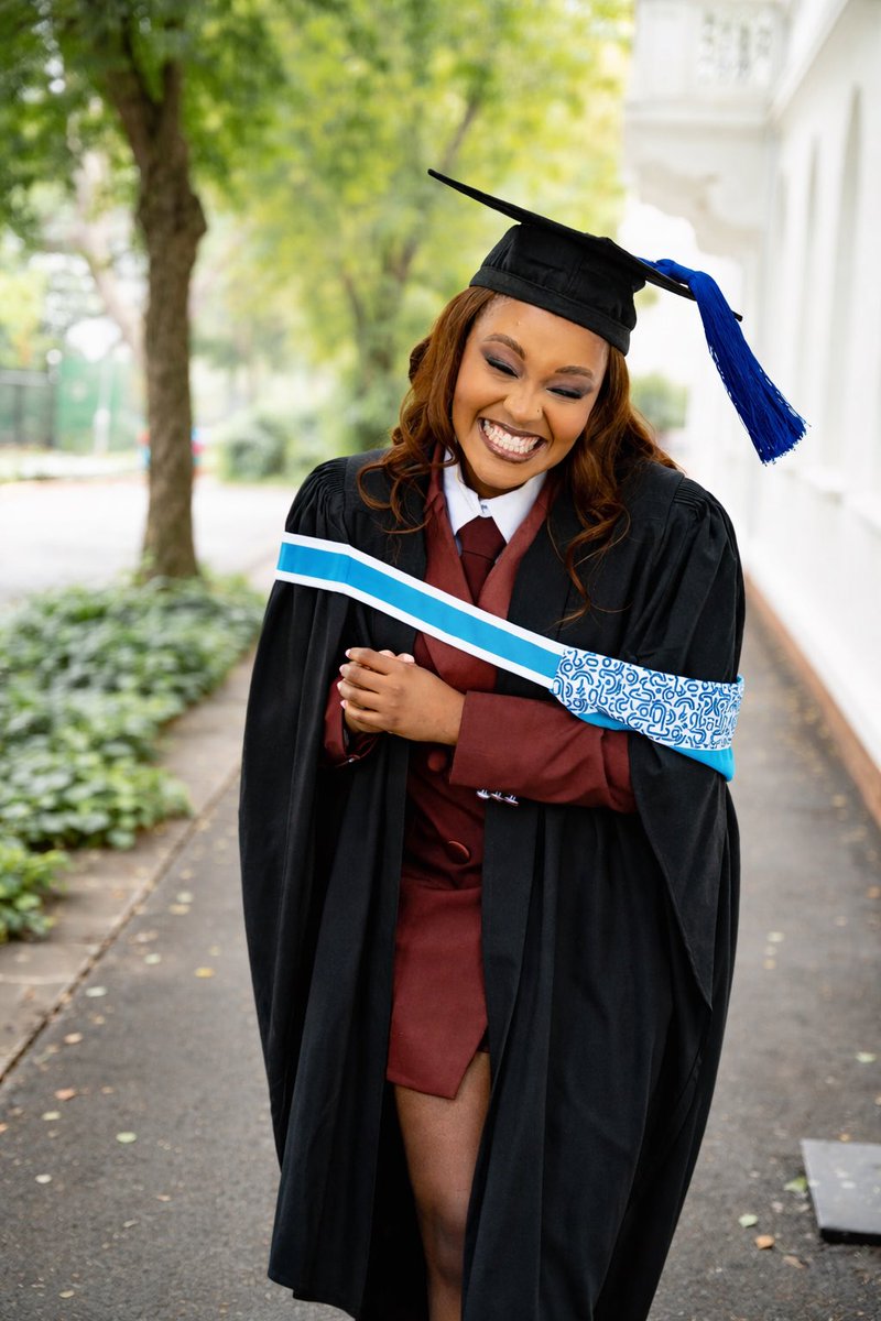 uLerato_m's tweet photo. Taking a chance here today.

I’m Lerato Magasela. I hold a BCom International SCM from IMM graduate school &amp; my F2 forklift license at Petra training academy. Experience in skills in: operations coordination, customs clearance, freight forwarding etc.

Kindly like &amp; reshare.❤️🙏 https://t.co/CBjc8s530K