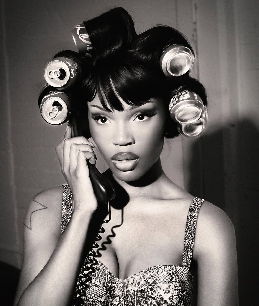 TYRISPRINT's tweet photo. naomi campbell’s two daughters https://t.co/8e6KwXEnCA