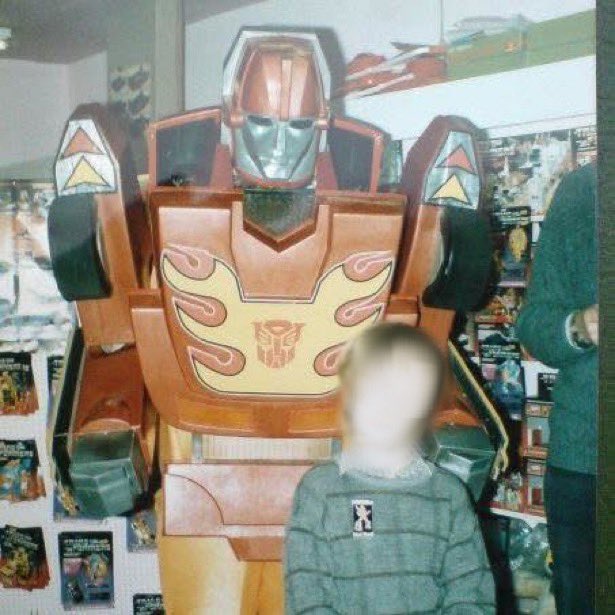 CyberworldOOC's tweet photo. Obsessed with 80s Transformers costumes. Need someone out there to document all of them because I can’t get enough. https://t.co/aVkx5rUg6y
