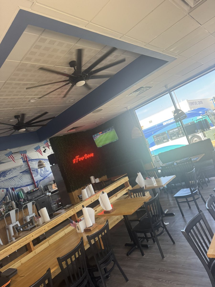 Tanershift4's tweet photo. Shift4Dine New POS sign at Fortunas Fish &amp; Bar in CA! 👊  Again, no matter where you are, we're always there! 🚀🚀😍😍 They loved the new payment system! #Shift4Dine @Shift4 🇨🇾🇨🇾 🇨🇾 https://t.co/2bwNq9Kjhh