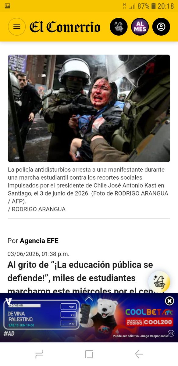 rpaezv's tweet photo. @CNNChile La incivilidad cometida por Carabineros de Chile y el Gobierno de Kast contra alumna ejerciendo su derecho a protestar en paz !
¿Quedarán ingresados en el Registro de Vándalos ..? 🤔
#Confech
#marchauniversitaria
@PSChile
@Camara_cl
@RNchile
@Senado_Chile https://t.co/sQIIGbl8da