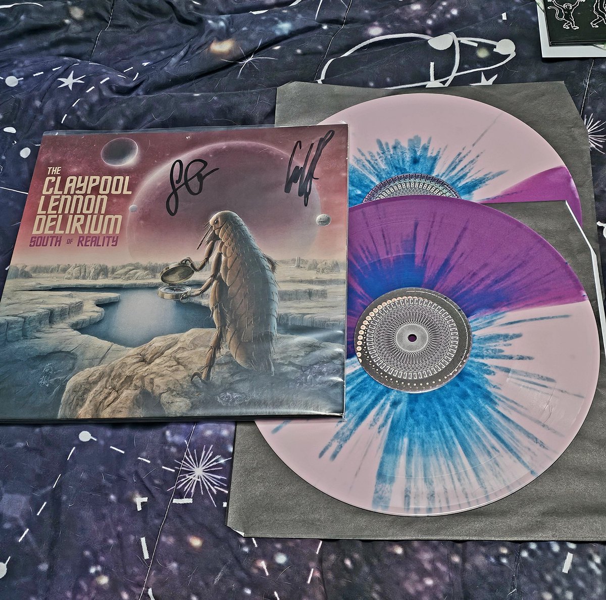 Chrispy_FaFu's tweet photo. If you haven't listened to this band yet, you need to. I love them. Evidently for a minute. Their whole vibe and message puts me in a good mood. I am very much a listener to the words, and lemme tell ya, they have some things to say. ♥️🤘 Last one @seanonolennon 🤣 @cl_delirium https://t.co/9RHedZSVlT