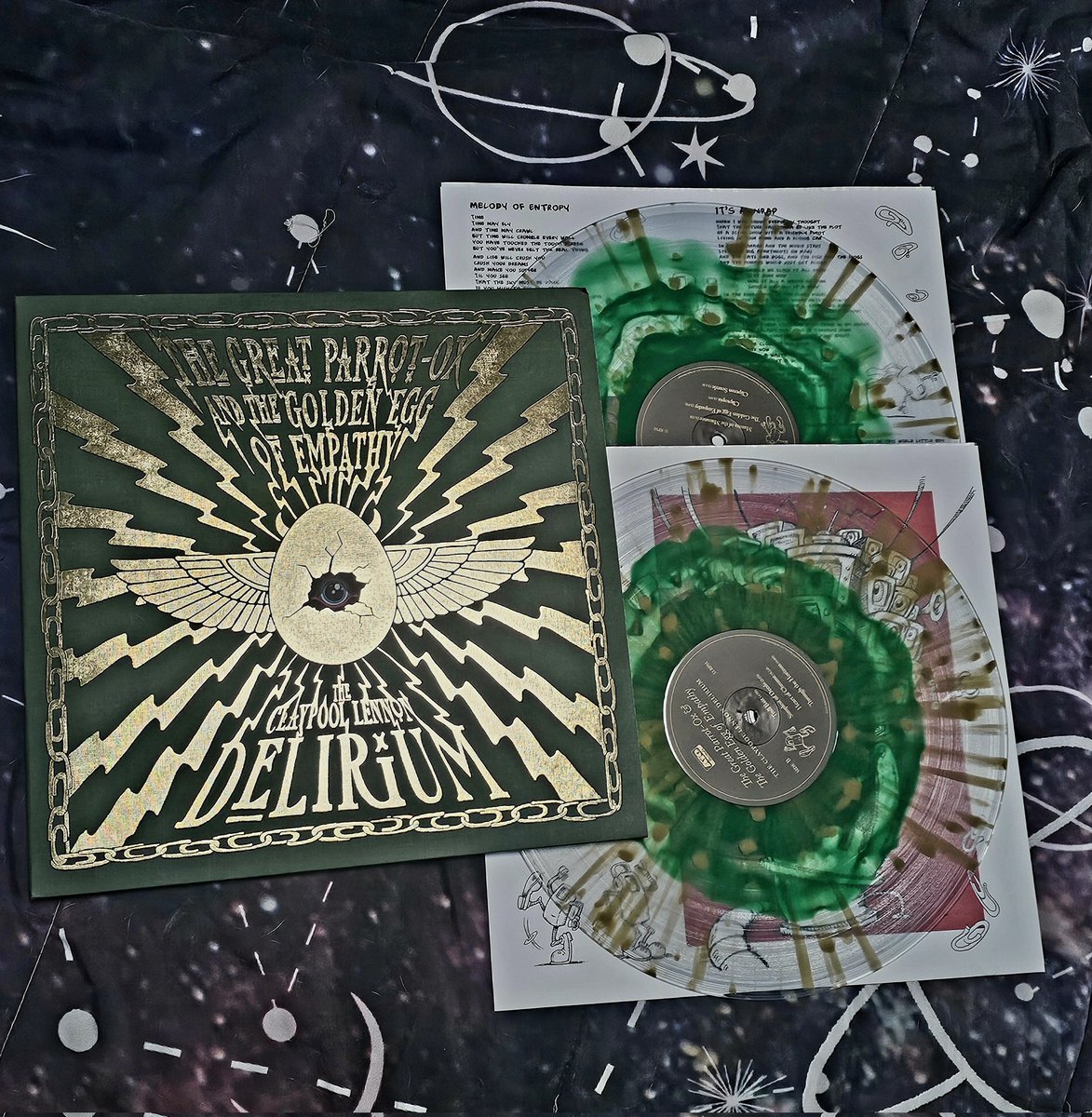 Chrispy_FaFu's tweet photo. If you haven't listened to this band yet, you need to. I love them. Evidently for a minute. Their whole vibe and message puts me in a good mood. I am very much a listener to the words, and lemme tell ya, they have some things to say. ♥️🤘 Last one @seanonolennon 🤣 @cl_delirium https://t.co/9RHedZSVlT