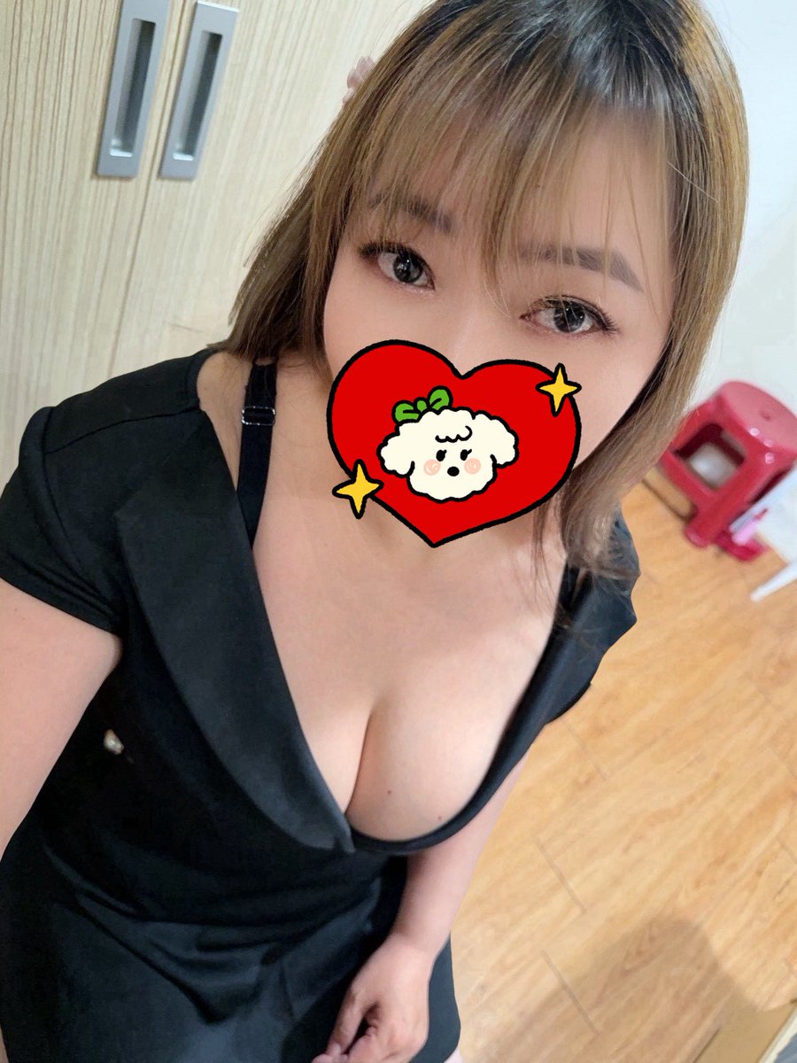 barry522_'s tweet photo. 真的不要有先入為主的觀念
沒有什麼事情是絕對💯的
都是經歷過、感受過才知道不是嗎？
至少來找過我的粉絲寶貝們
沒有人表示不滿意的😚
#半熟藍莓
#高雄 https://t.co/GORLNlUYAG