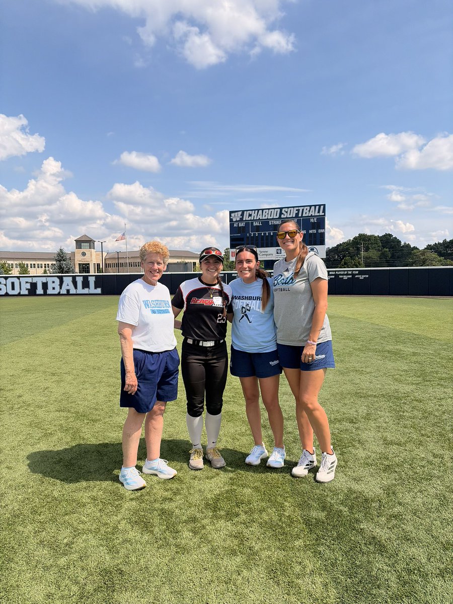 bsele2027's tweet photo. Huge thank you to @IchabodSB for their camp that they were able to put on today! Was able to work with some awesome girls and get some great feedback from the coaches! Go Bods!

@BrendaHoladay @tzordel 
#GoBods https://t.co/UvCSkpTNdl