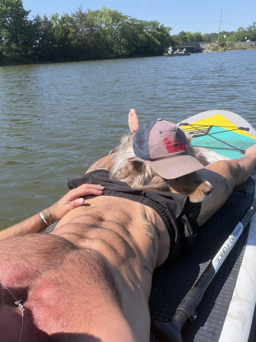 Christianhog12's tweet photo. Nothing like a sunny day on the Lake with my boy https://t.co/Jmt5Hith9Z