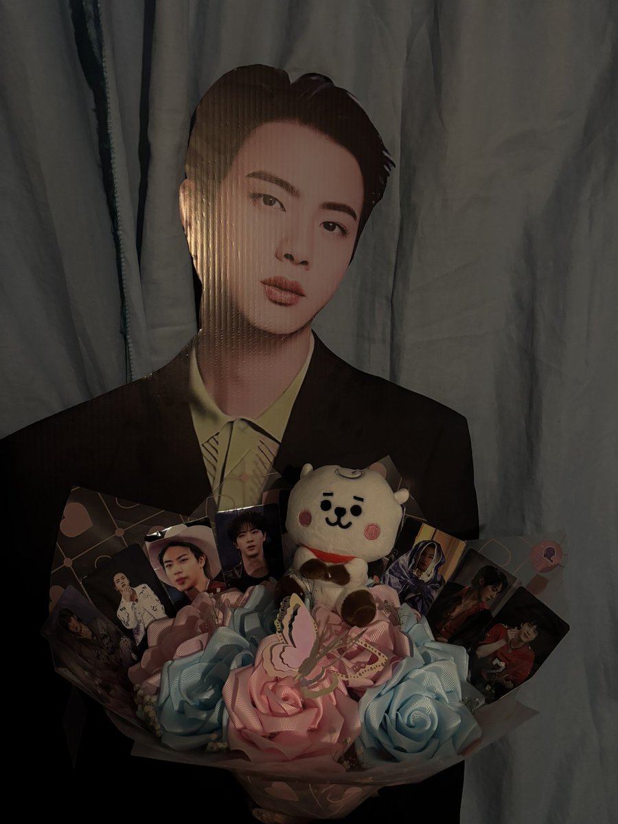 koogft's tweet photo. miren lo que me regaló @hobihaetbit no manchen la amo un montón es mi mejor amiga 😭💔💔 (por cierto nos hicimos virales en tik tok) https://t.co/gYWH8aq6YW