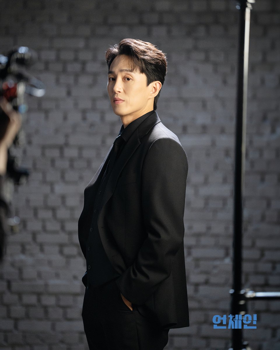 kontentz's tweet photo. [#언체인]𝗕𝗘𝗛𝗜𝗡𝗗 𝘁𝗵𝗲 𝗨𝗡𝗖𝗛𝗔𝗜𝗡

연극 <언체인>
𝑼𝑵𝑪𝑯𝑨𝑰𝑵

𝙼𝚊𝚛𝚔 마크 ⛓ #손유동

-
2026.06.16 - 09.06
예스24 스테이지 2관 https://t.co/xtFwDvXZUL