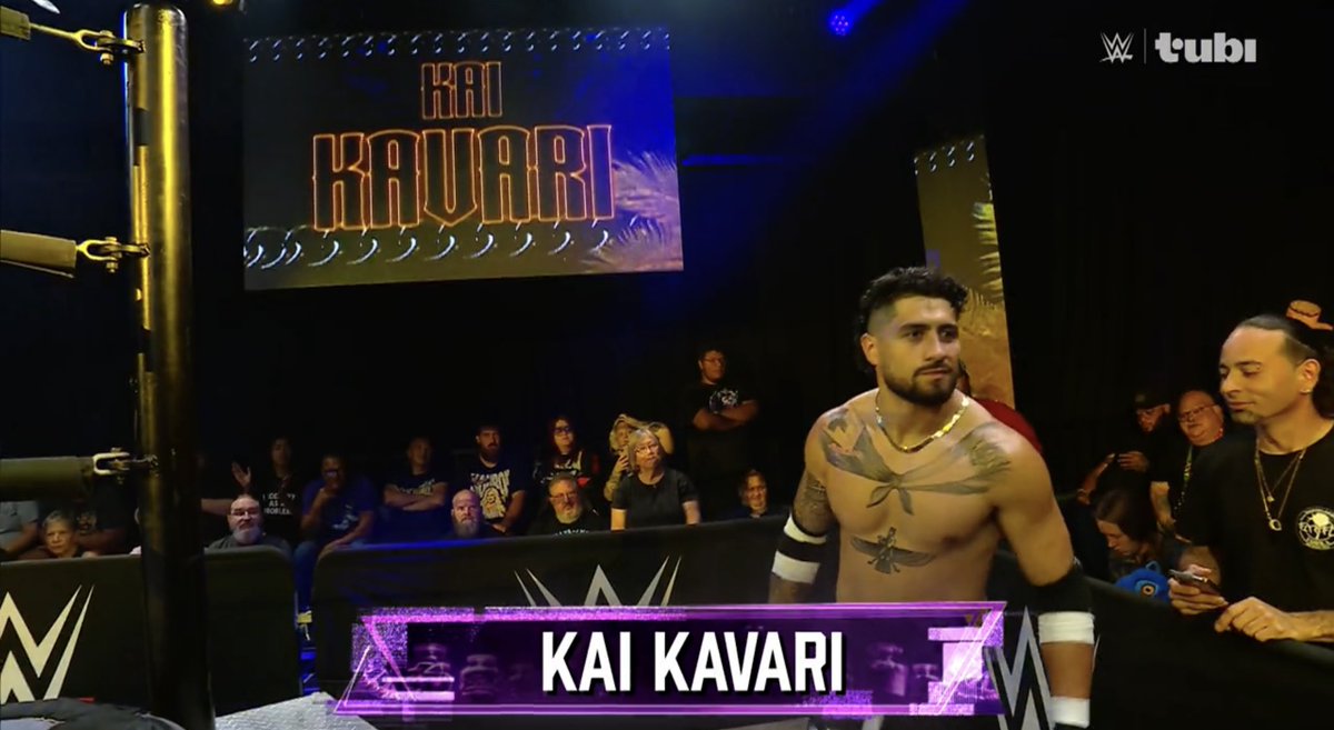 LilLevelUp's tweet photo. Elijah Holyfield making his debut against Kai Kavari! #WWEEvolve https://t.co/2esYbafxeM