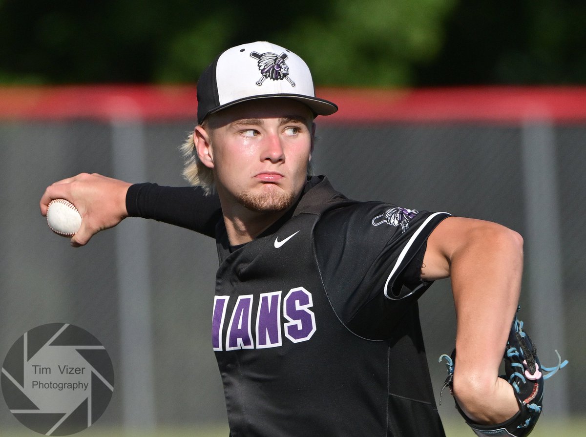 TimVizerPhoto's tweet photo. Mascoutah defeated Jacksonville 5-1 in a Class 3A sectional semifinal at Triad High School Wednesday. Read a Steve Overbey story and see more photos at https://t.co/72khsbhCi3 @STLhssports https://t.co/vMv4fEtwqC #baseball @overbey13  @MHS19_ATHLETICS #SportsPhotographer https://t.co/ie0ymoXmRq