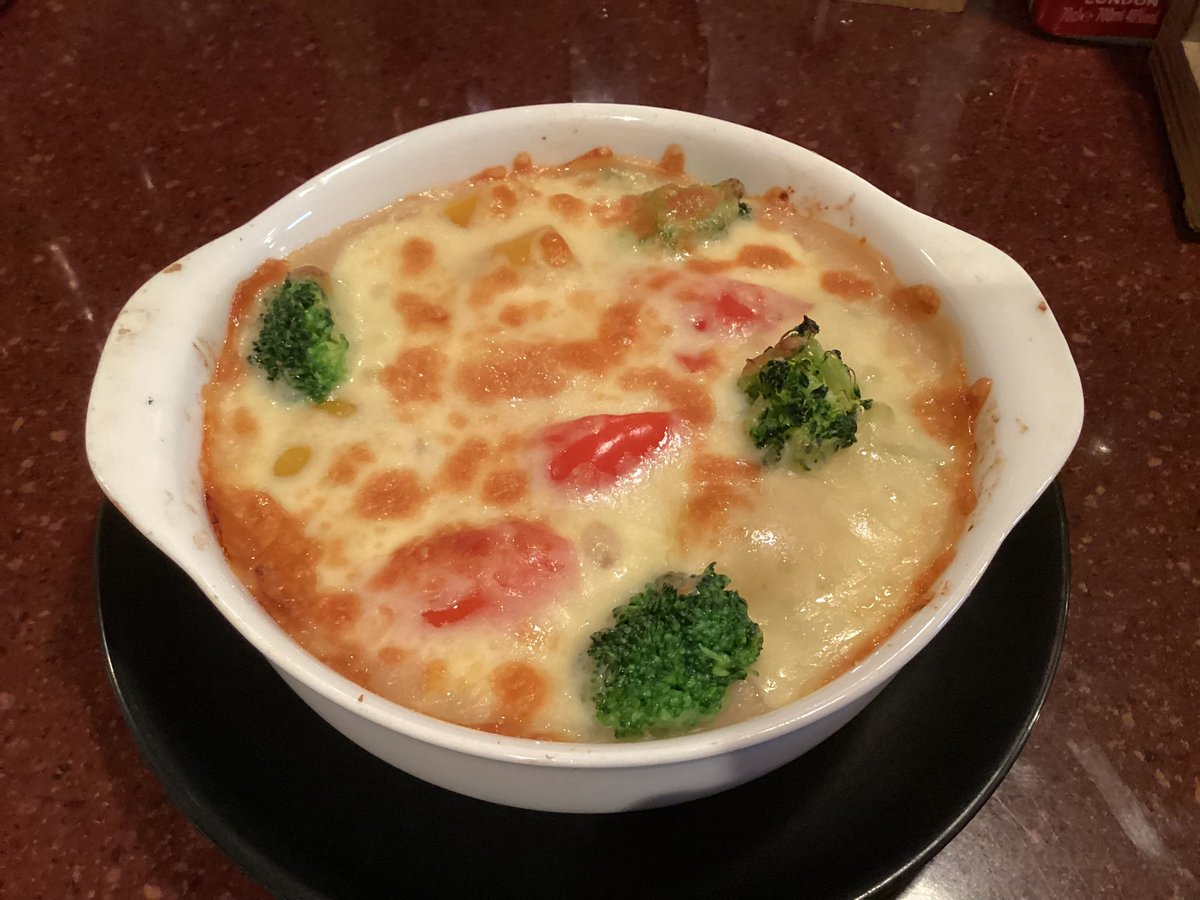 tomocochi1's tweet photo. 本日　6/4 は
開店早々12時より15時まで貸切となります
15時より通常営業になります

デリバリーでは1番人気？
ヘルシードリア https://t.co/qxuIoBtFl4