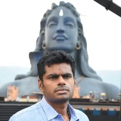 Bhuvanesh61's tweet photo. உறுதியான சிந்தனை, துணிச்சலான பேச்சு, நாட்டின் நலனுக்காக அயராது உழைக்கும் வீரத் தலைவரே!

 இனிய பிறந்தநாள் நல்வாழ்த்துக்கள்.
@annamalai_k 
#HBDAnnamalai https://t.co/4156yXi5Gd