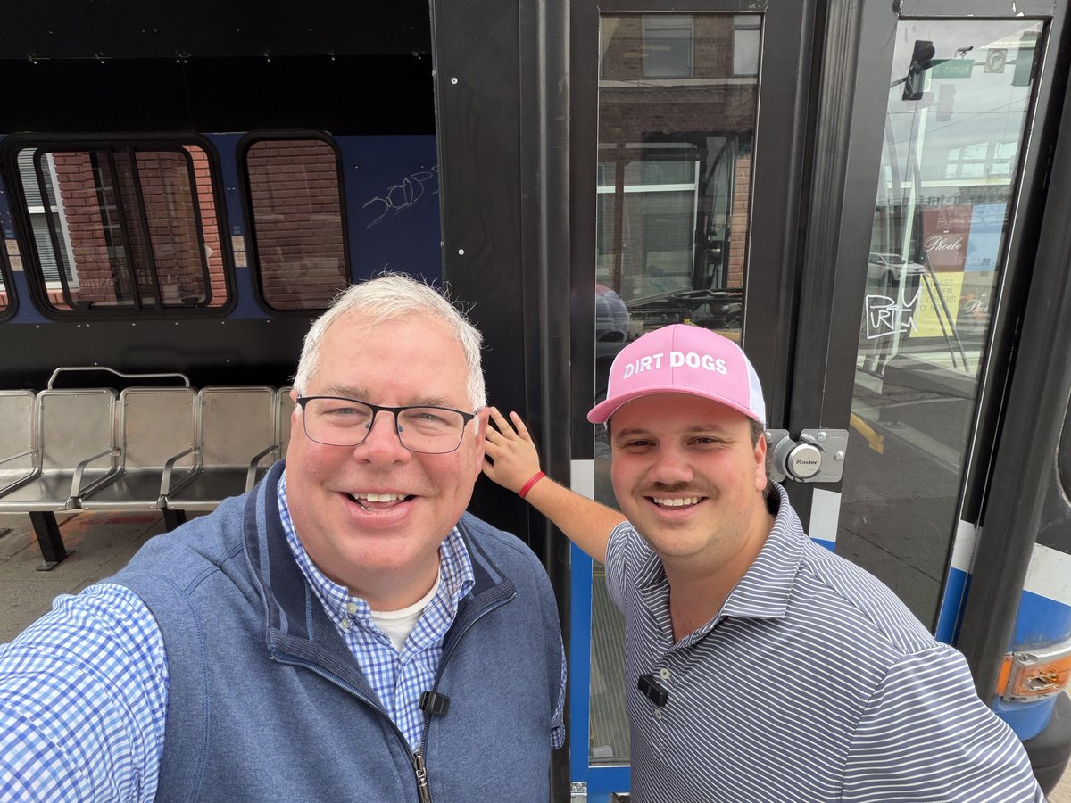 kenashley's tweet photo. @molzer thanks for the gracious hospitality. Very excited about what you are building - both sticks and bricks and your company!

Kansas City is lucky to have you. https://t.co/pehHv1nRZQ