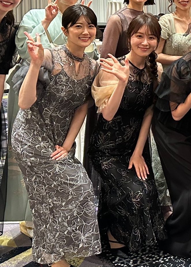 leja__official's tweet photo. ＜🏳️メディア情報＞

高山一実さまにLEJAのドレスをご着用いただいております💐

ありがとうございます🩵🩷

公式オンラインストアはこちら
https://t.co/QxFndD3txA

#LEJA #オケージョンドレス #結婚式 #高山一実 様 https://t.co/jAr9vv6txc
