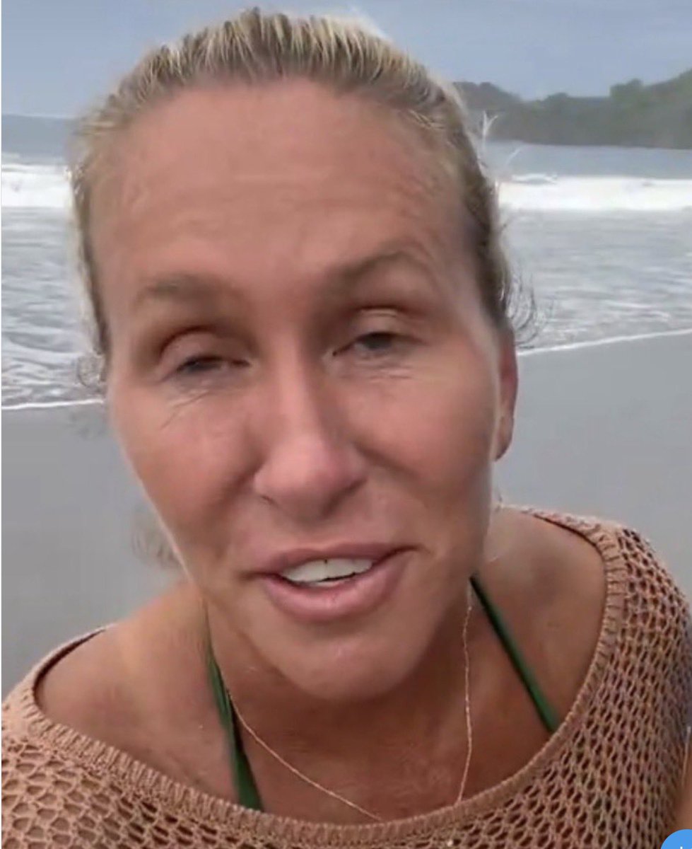 LinLinkj's tweet photo. @lfs6b MTG at the beach. Ugh 🤣🤣🤣🤣🤣🤣🤣🤣 https://t.co/OcOSDlcxg4