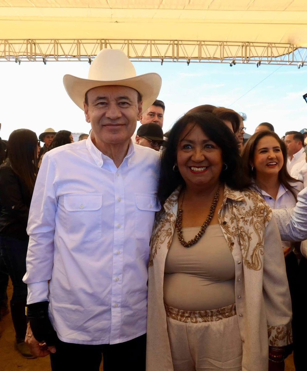 AlmaHiguera07's tweet photo. Mi mayor respaldo a nuestro gobernador @AlfonsoDurazo Condenamos enérgicamente la campaña de desprestigio que desde el extranjero se viene orquestando sin fundamento alguno. Quienes conocemos a nuestro gobernador, sabemos de su calidad moral y su honestidad probada. https://t.co/yt2lHzYMoA