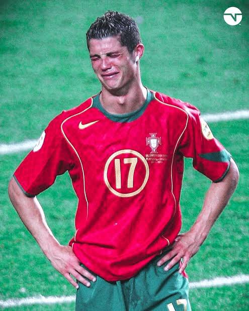 Matheus_Not_Pro's tweet photo. @Lord__Duke @AlexisA_01 @arielipillo Você quis dizer o ronaldo original com duas copas do mundo ganhas e o ronaldo português com 5 eliminações? 😏😏😏 https://t.co/87Jt5JLE8l