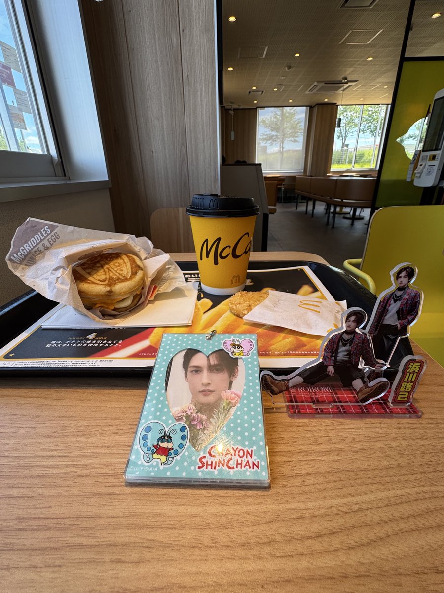 kaogakayui's tweet photo. ロイくんおすすめのマックグリドル🍔❤️‍🔥
久しぶりに食べたけど美味しかった😋
ROIROMも聴けて朝から幸せ☕💎🍯
#ROIROM
#ミュージックバリュー https://t.co/nBx5Oo7FzT
