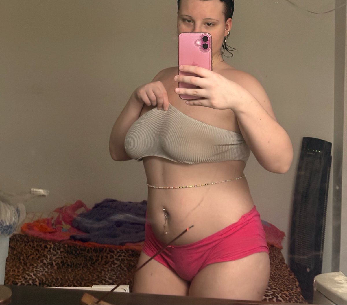 MsBoopxo tweet media