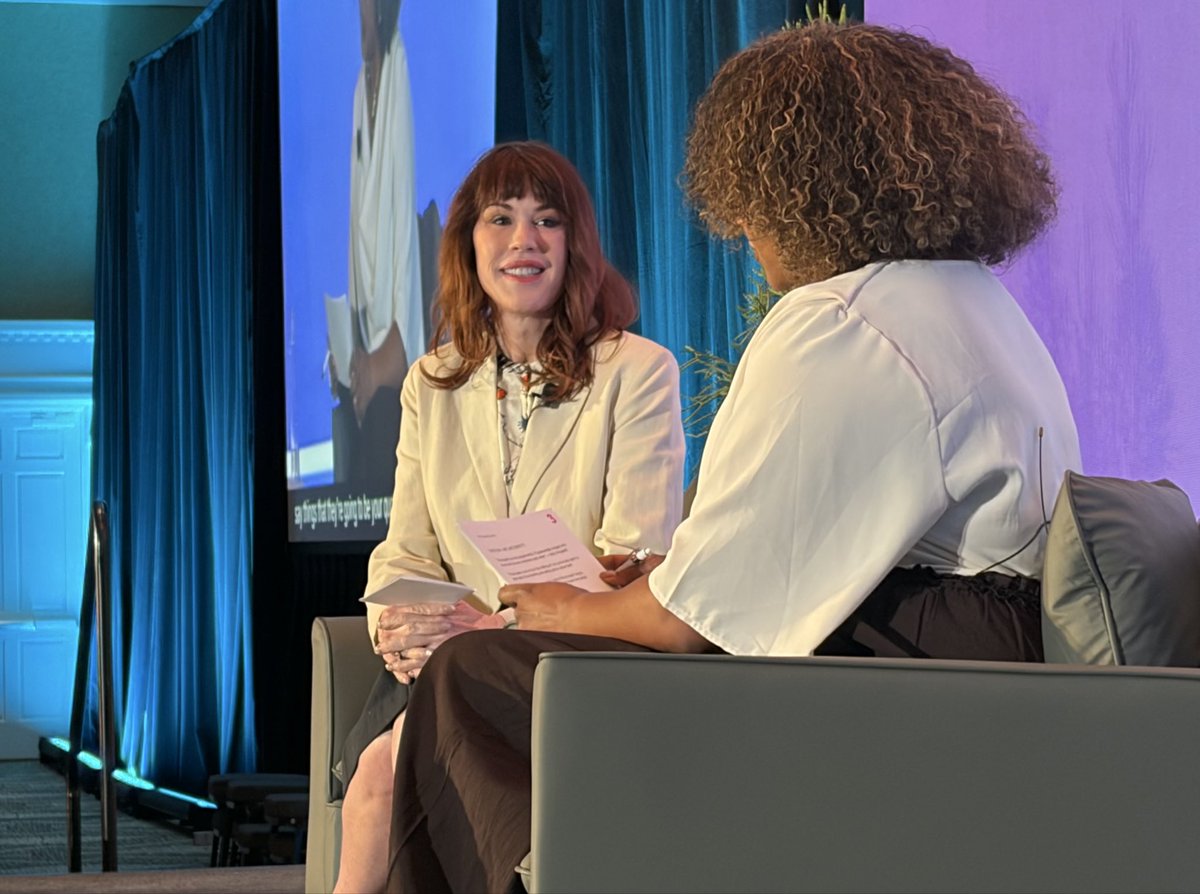 JeanetteDeDios's tweet photo. I love my job especially when I get to see celebrities like 80’s brat pack #mollyringwald #aftacon https://t.co/kw9tqJYm9Q