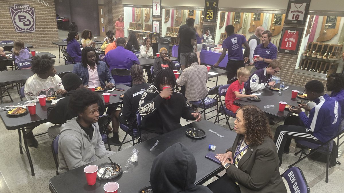 BDtrack's tweet photo. Your BD Track state qualifiers enjoy a tasty meal at the Breakfast of Champions this morning! A long standing tradition for State athletes put on by our Athletic Department.  Thanks! Special thanks to our superintendent Dr Suggs for stopping by and wishing us luck at State! https://t.co/AacZtBZT8g