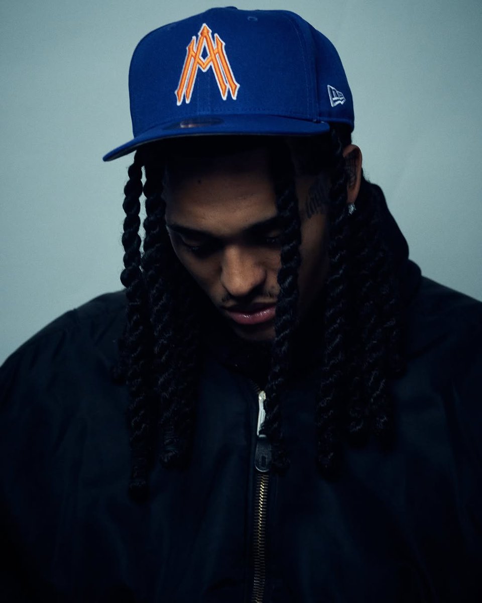 JustFreshKicks's tweet photo. Alex Moss just released New York Knicks hats with diamond hardware for the NBA Finals 🗽

Each one is priced at $1,850 https://t.co/xwRMruzXiA