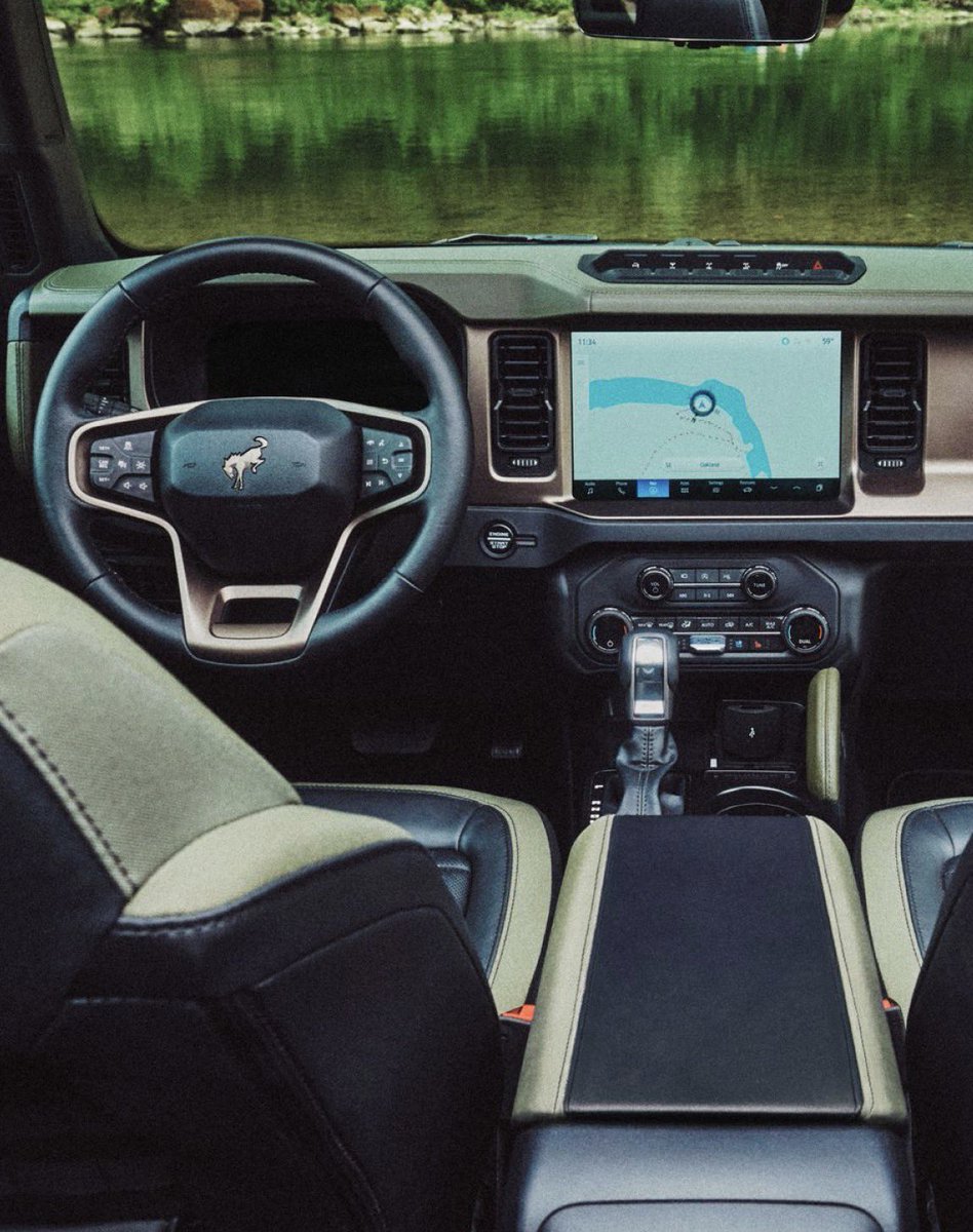 Motor1com's tweet photo. Ford has teamed up with clothing company Filson to create a special Bronco called, wait for it: the Bronco Filson. 

It comes with the same specs as a Bronco Sasquatch, and an interior full of Filson leathers and materials. 

https://t.co/GUD0TvhKCQ https://t.co/BIJtlI95cu