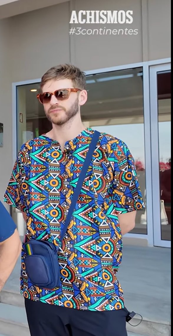 Kevyn_011's tweet photo. paul cabannes nessa skin de turista  é intankavel akkakakkakakakakakakakakkakaakaakkaakkakak https://t.co/eyApgpjtrz