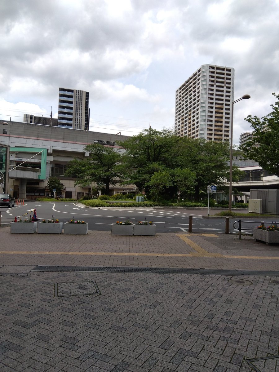 teuchinishimura's tweet photo. ということで早速徒然に投稿。誰もいない10時台の武蔵浦和。消しゴムマジックは使っていません😦 https://t.co/M8ShJcBhi9