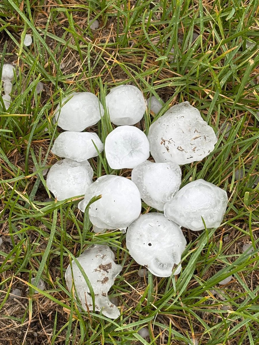 roalkl's tweet photo. @NWSRapidCity 2 miles west of Hamill https://t.co/LSn2kcVcqt