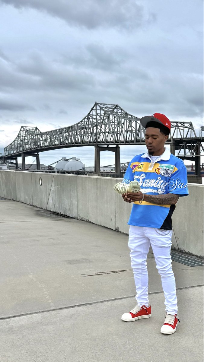 kodakflash___'s tweet photo. “While they was counting me out, I was counting it up.” 💰 https://t.co/ru3NnjyGsX