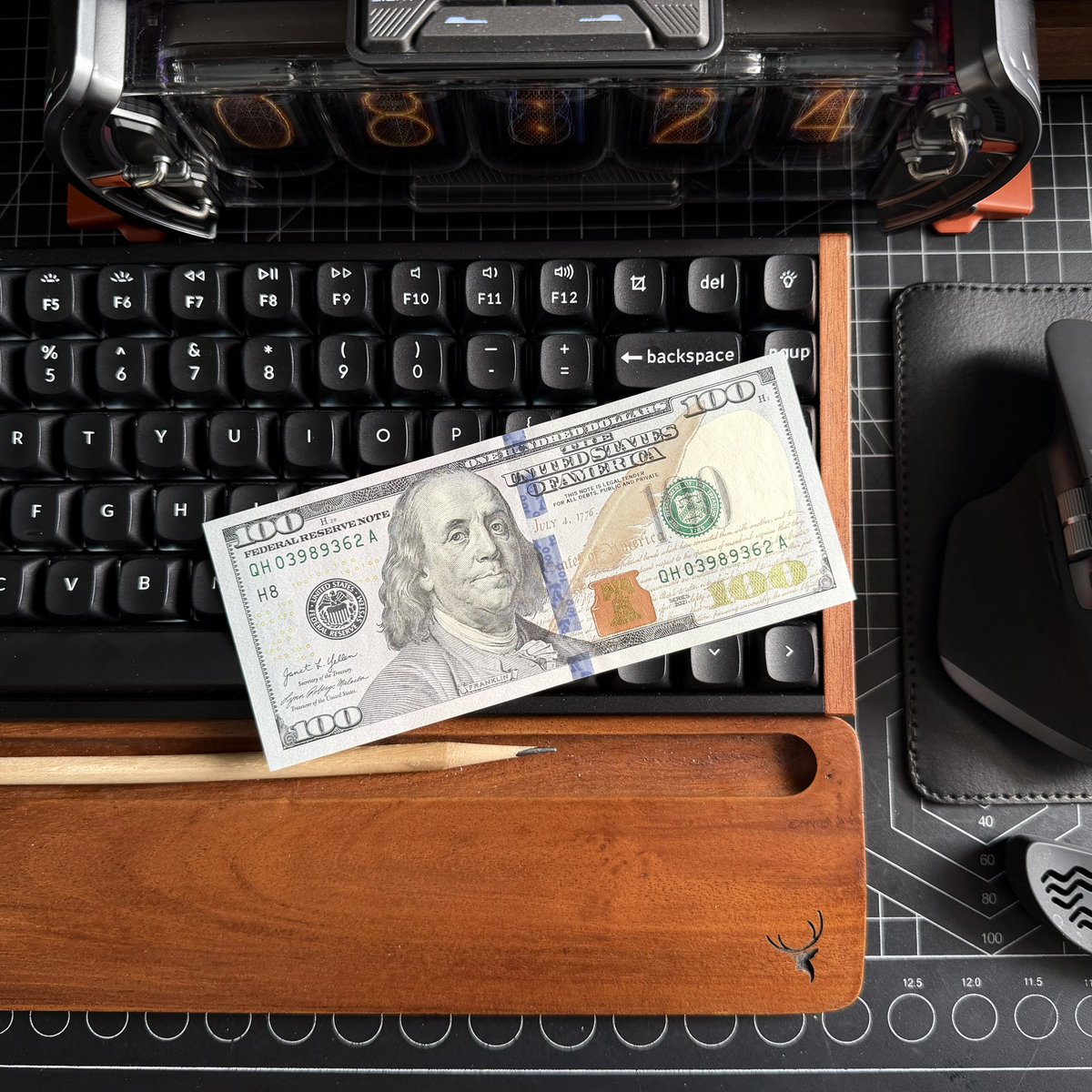 NarasiVisual's tweet photo. USD udah 18,000.
Sekali lagi kusarankan:

💰 CARI DOLLAR sebanyak-banyaknya!

Gimana caranya? Cek dulu platform-platform ini:

FREELANCE / JUAL JASA
✅ Upwork, Fiverr, Freelancer(dot)com, Guru

DIGITAL PRODUCT / JUALAN DIGITAL
✅ Etsy, Gumroad, Pond5, Adobe Stock, Shutterstock, GraphicRiver, Creative Market

TANPA SKILL KHUSUS (survey, microtask, dll)
✅ Appen, Clickworker, mTurk, ySense, Google Opinion Rewards, Survey Junkie

CONTENT CREATOR & AFFILIATE
✅ Amazon Affiliate, YouTube AdSense, FB Professional Mode, X Premium

REMOTE WORK / KERJA JARAK JAUH
✅ LinkedIn (filter “remote”), FlexJobs, We Work Remotely, Remote OK

Bonus platform lain yang recommended:

✅ 99designs (desain & kontes)
✅ Prolific & UserTesting (survey/microtask bayarannya lebih gede)
✅ Teachable & Redbubble (jual course atau print-on-demand)
✅ ShareASale & ClickBank (affiliate alternatif)
✅ Remote(dot)co & AngelList (remote job premium)

Mau tau detail kerjaannya apa aja + tips & trik biar gacor? 

Cek utas 🧵 di bawah & highlight akun ini ya! Masih banyak banget opsi lainnya di situ.

Semoga ngebantu temen-temen yang lagi cari sambilan atau side hustle! 💪

Ekonomi lagi susah, tapi peluang cuan dollar dari pasar global masih terbuka lebar kok buat #CuanBareng 🌍