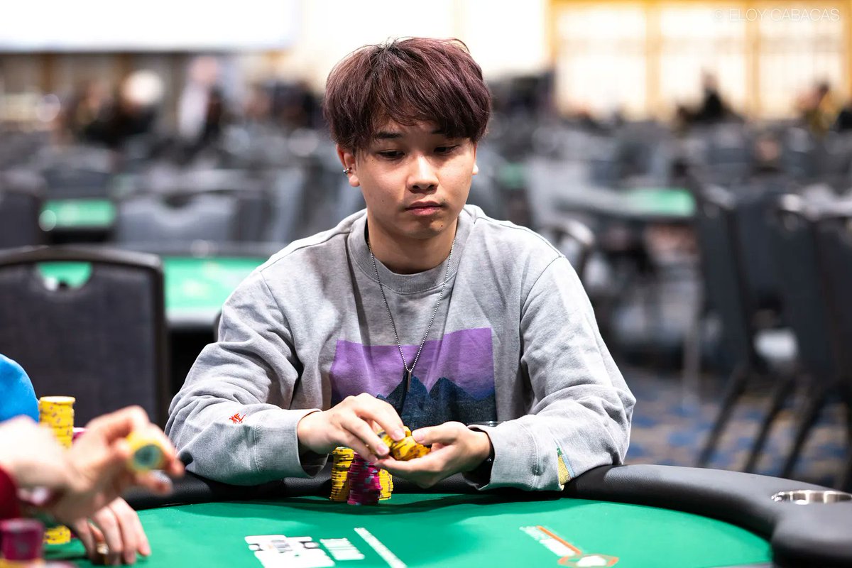 PokerMedia_L3's tweet photo. 【WSOP速報】
木原直哉＆りゅうたろう
トップ3でブレスレットチャンス！🔥

参加費約160万円、優勝賞金は約6,860万円
『$10,000 No-Limit 2-7 Lowball Draw Championship』

残り32人 / 198人
インマネは30位から、賞金は約326万円

日本人初のWSOPブレスレット獲得者
木原直哉(@key_poker)さんは
794K / 99BBで現在1位

WSOPブレスレット2本保持者
りゅうたろう/Ryutaro Suzuki(@succhan627)さんは
500K / 62BBで現在3位

日本勢2人がトップ3につける激アツ展開🔥
優勝者は明日のDay3で決定

頑張ってください！応援しましょう！🔥

#WSOP