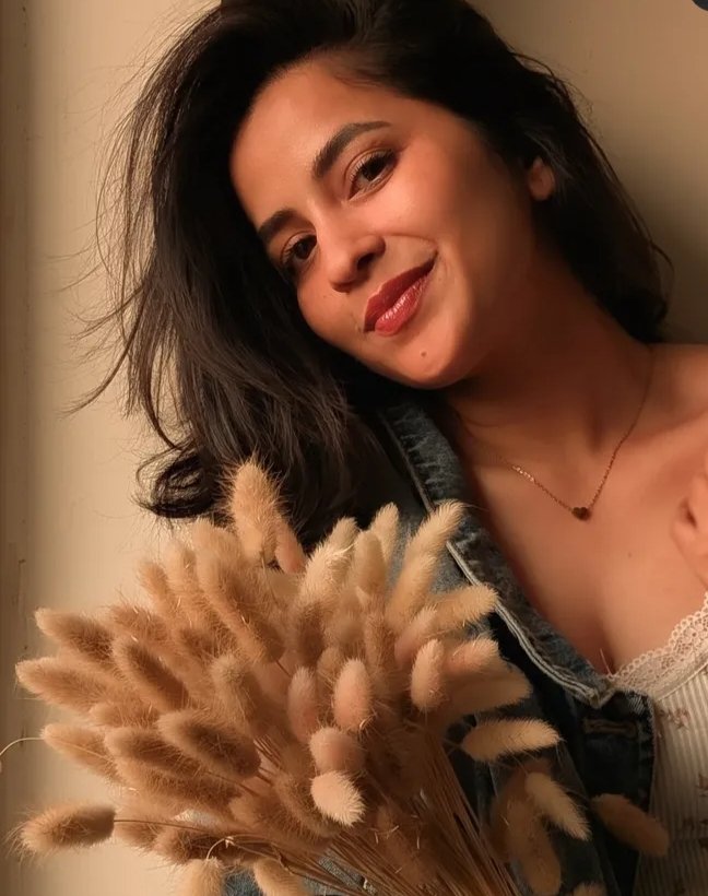 melody_avanti's tweet photo. Beauty wrapped in little chaos ⚡🌸 https://t.co/7Ffqhui498
