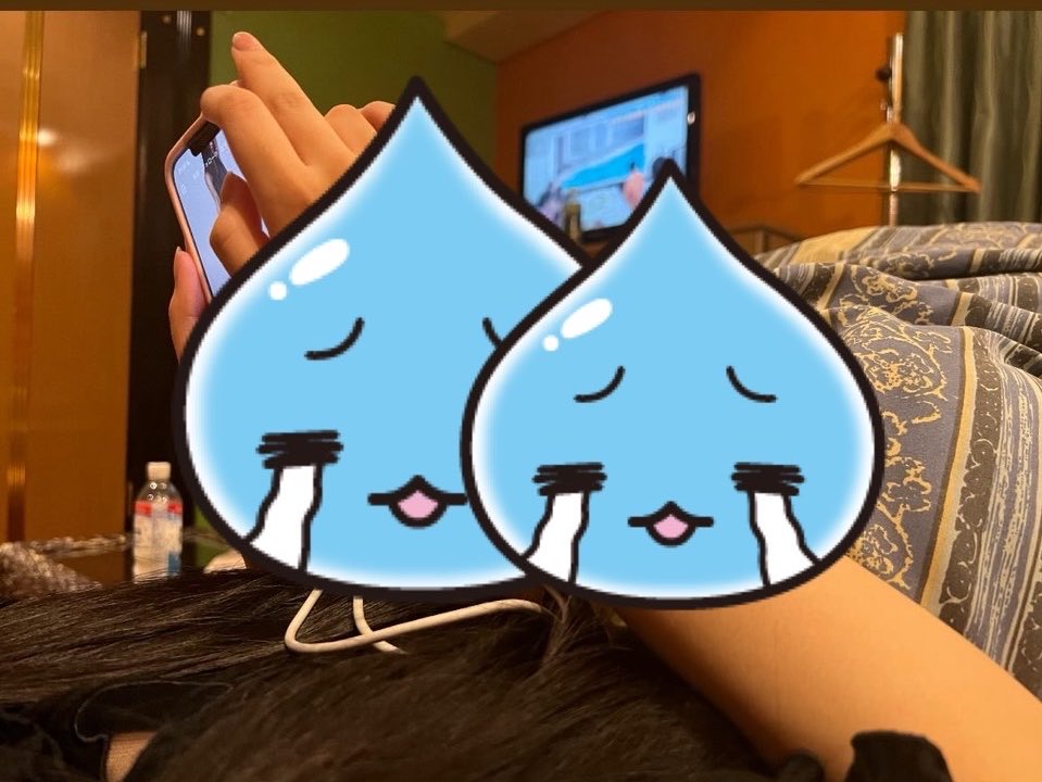llxnc_0's tweet photo. 彼氏にスマホ見てるの撮られてた　@gakepputinasuo https://t.co/uKLUy4WUDO