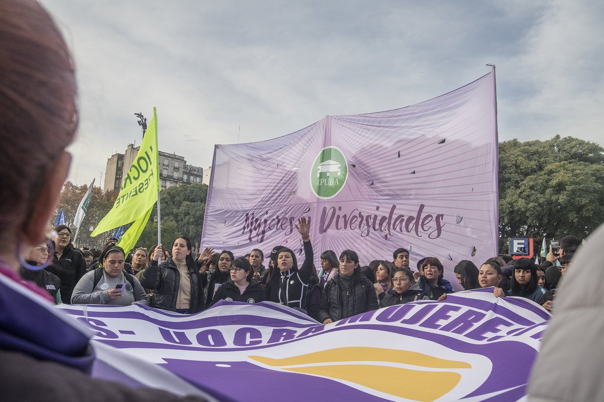 cgtoficialra's tweet photo. 🟣 #3J: VIVAS, LIBRES Y DESENDEUDADAS NOS QUEREMOS

El femicidio de Agostina Vega vuelve a poner en evidencia una realidad inapelable: cuando el Estado retrocede, las víctimas quedan expuestas a su agresor. https://t.co/7AY1pyCJjL