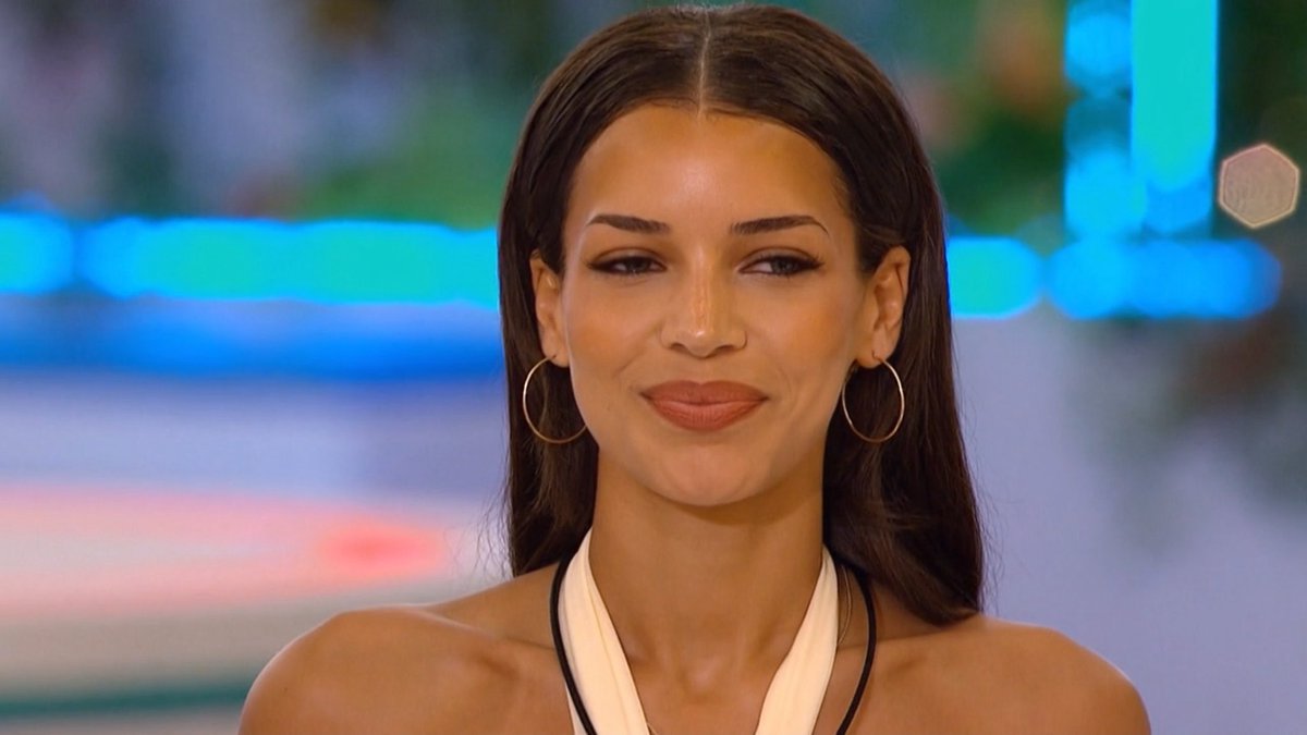 bollyvfx_'s tweet photo. kayda is veryyyy stunning wow #loveislandusa https://t.co/8AUwEAJMle