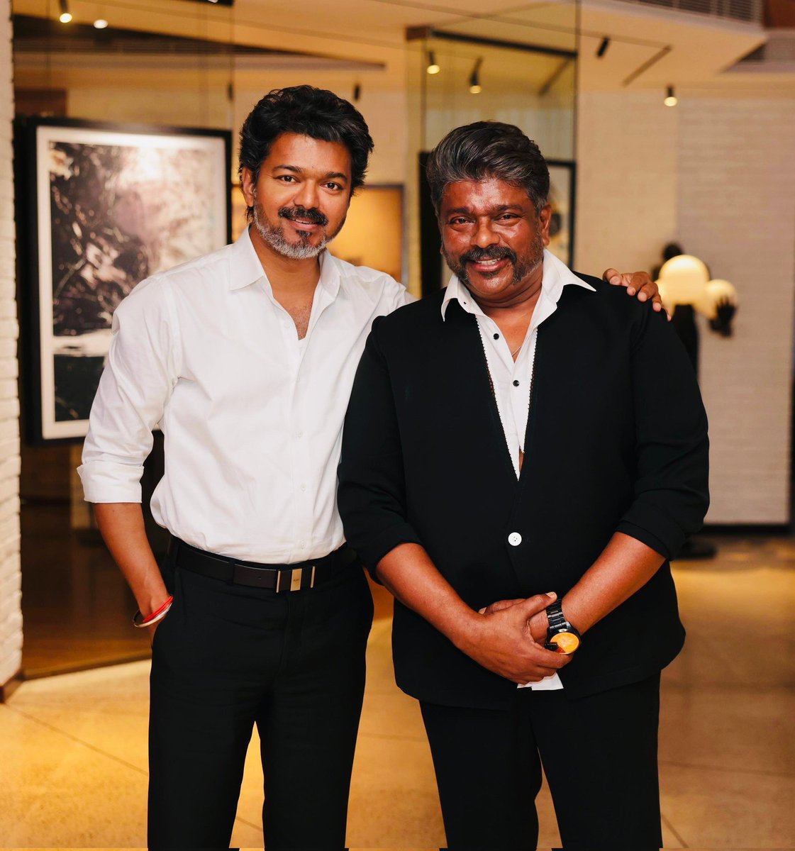 Vijaybalaj5004's tweet photo. டைரக்டர் மற்றும் நடிகர் @rparthiepan அண்ணா அவர்கள் மாண்புமிகு தமிழ்நாடு முதலமைச்சர் விஜய் அண்ணா அவர்கள் சந்தித்து புகைப்படம் பரிசளித்து வாழ்த்து தெரிவித்தார் @CMOTamilnadu
#CMJosephVijay #actorParthiban https://t.co/lm5vEs2ACk